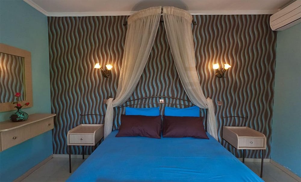Junior Double Room, 1 Bedroom, Terrace, Partial Sea View photo 2