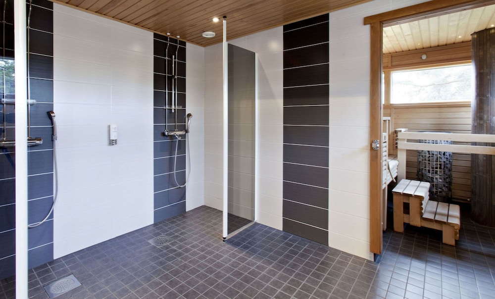 Suite with Sauna - Photo 4