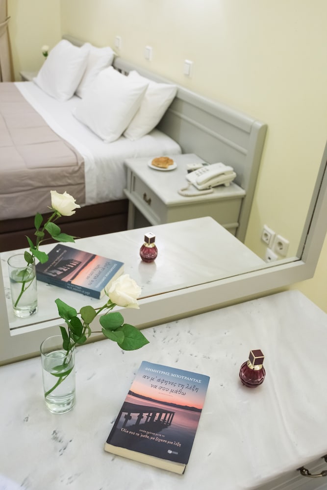 Super Triple Room with Balcony - Photo 10