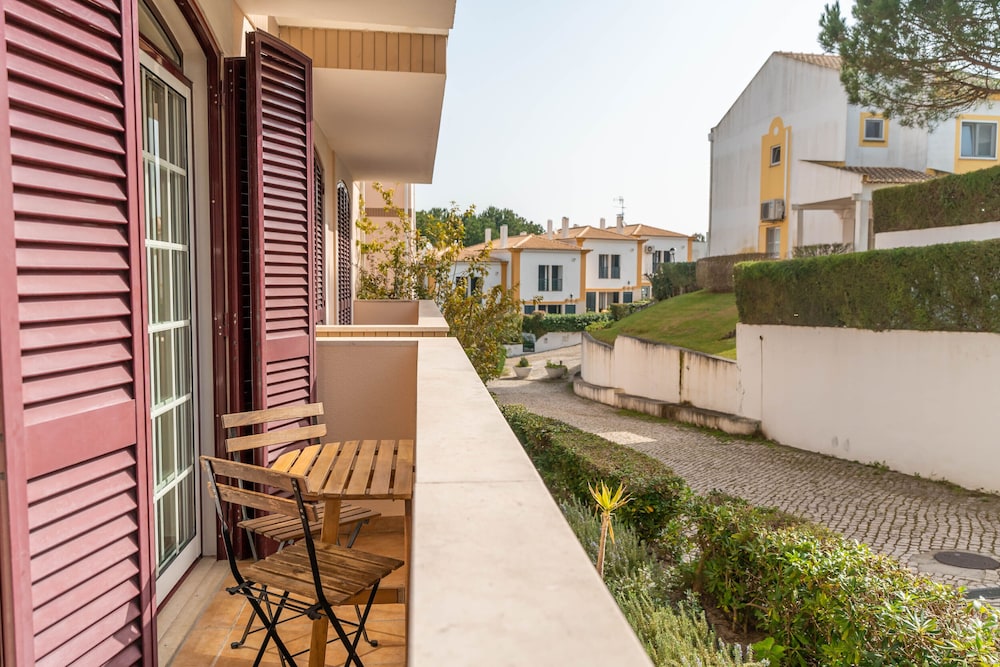 Apartment, 1 Bedroom, Balcony, Garden View photo 3