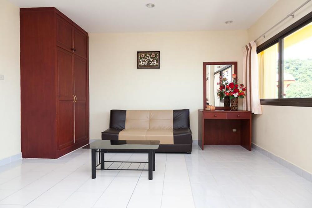 Family Room photo 3
