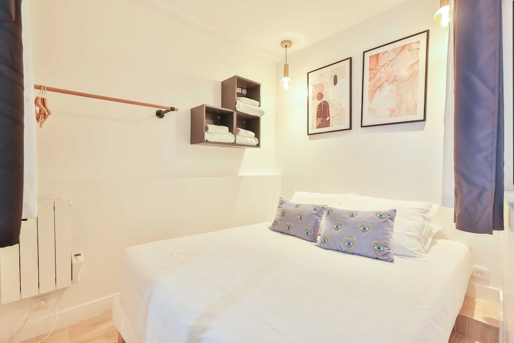 Apartment photo 2