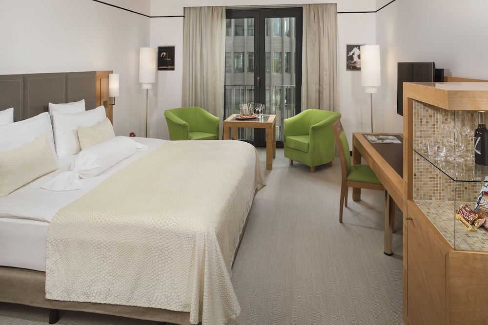 Meliá Room (2 adults + 1 Child) - Photo 2