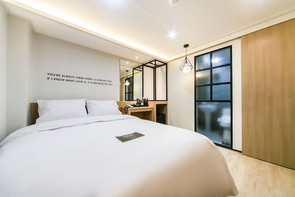 Basic Double Room photo 3