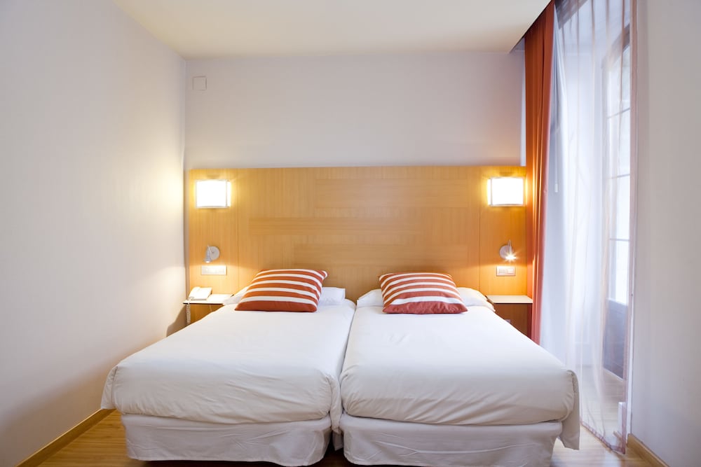 Double Room Single Use - Photo 5