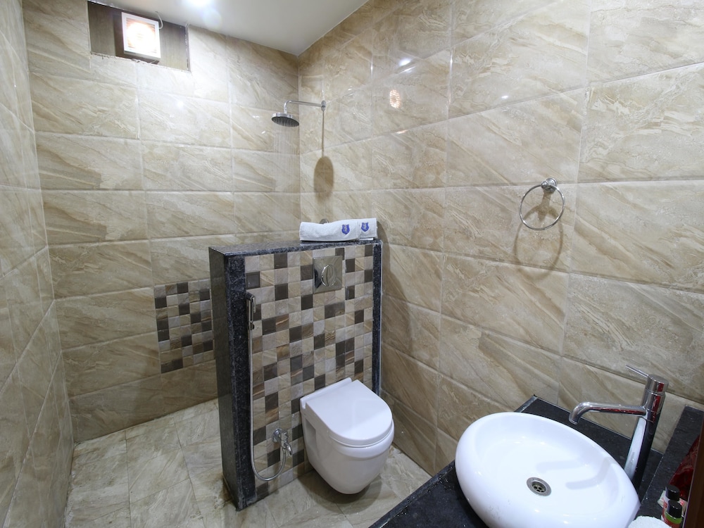 Standard Double Or Twin Room, 1 Double Bed, Private Bathroom photo 2