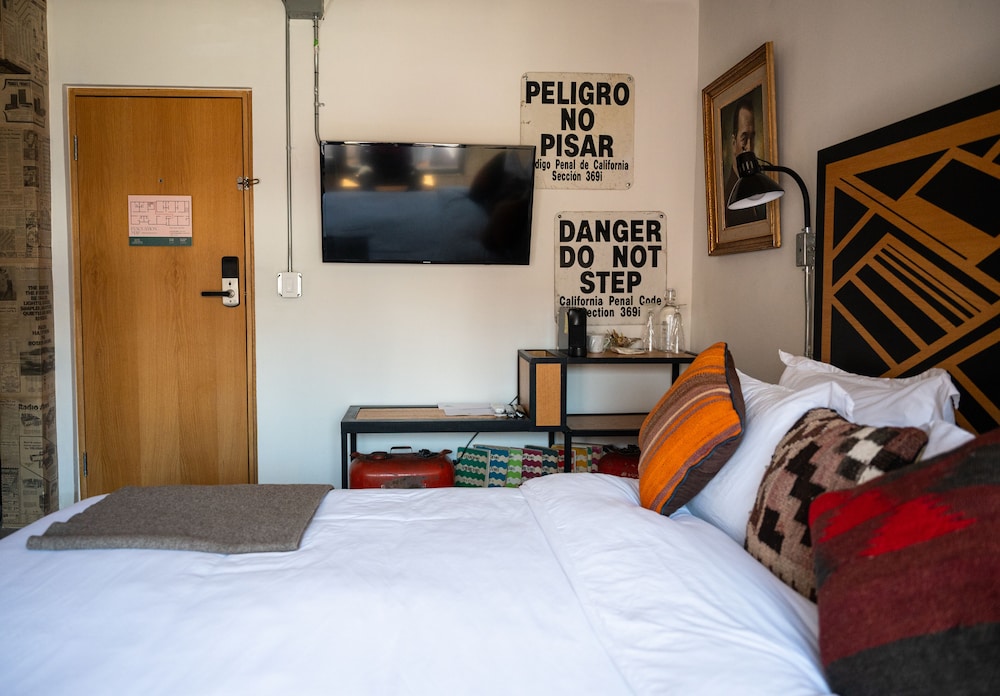 Suite - Photo 5