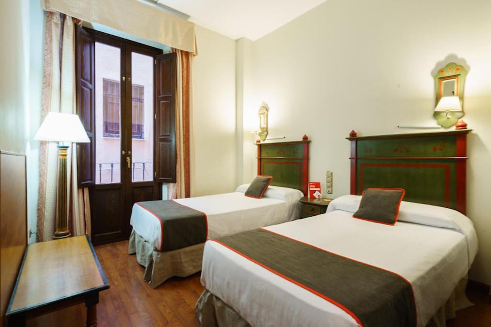 Standard Twin Room (Interior) photo 3