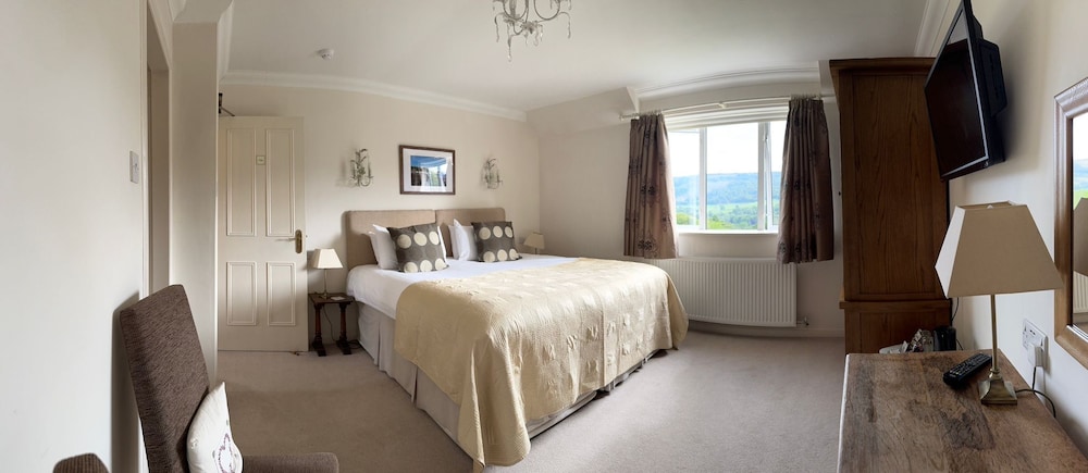Classic Double Room, 1 King Bed, Non Smoking, Valley View photo 3