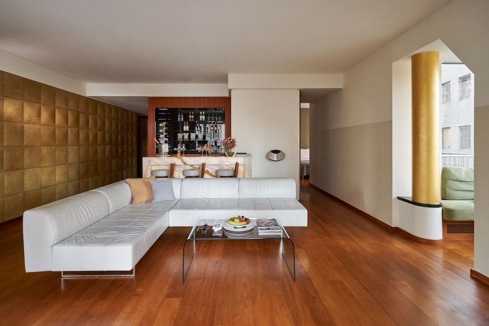 Grand Suite, City View