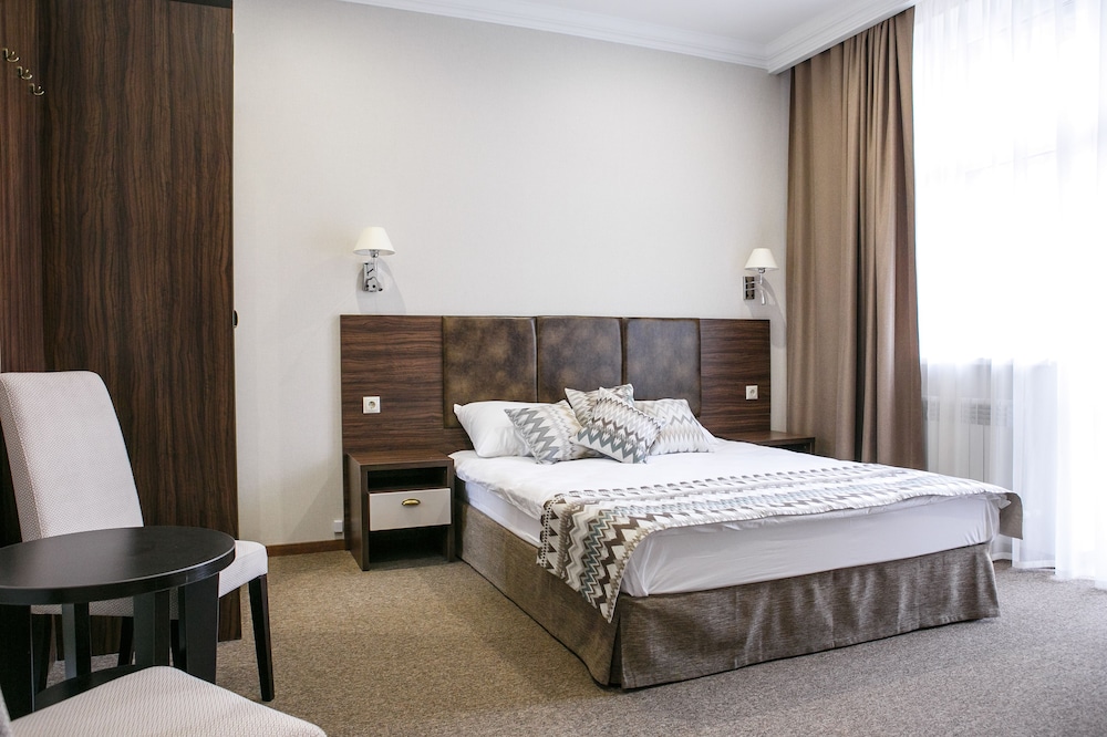 Double Room (With Bath) photo 1