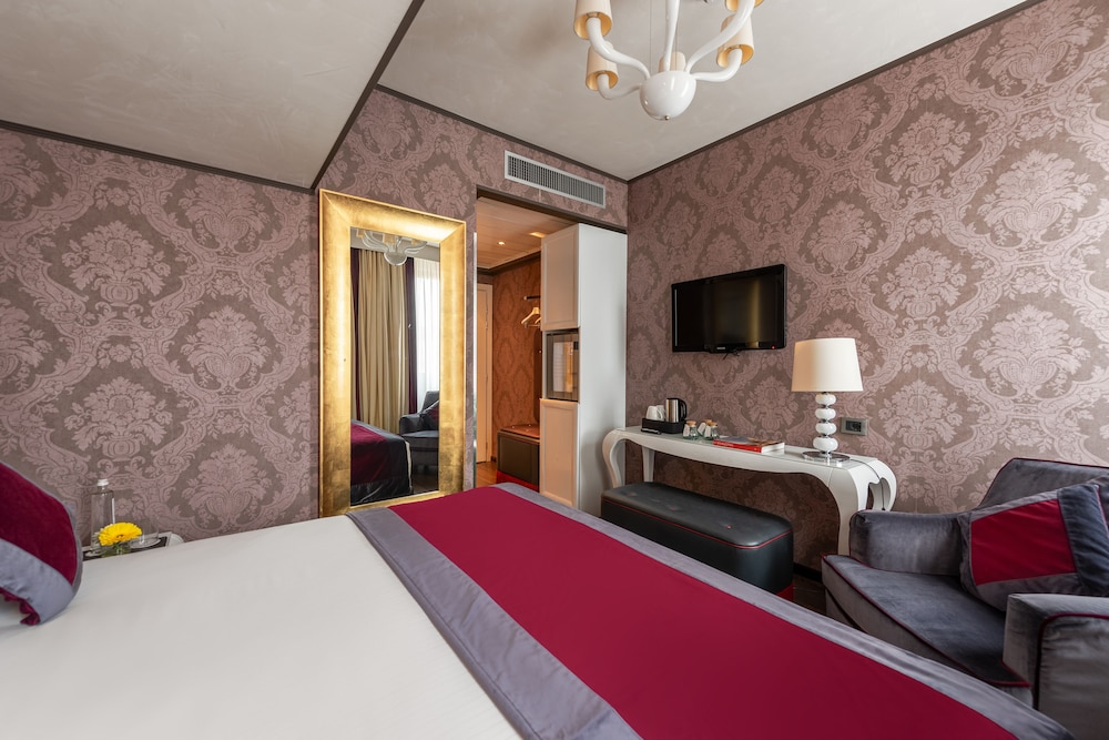 Economy Double Room photo 2