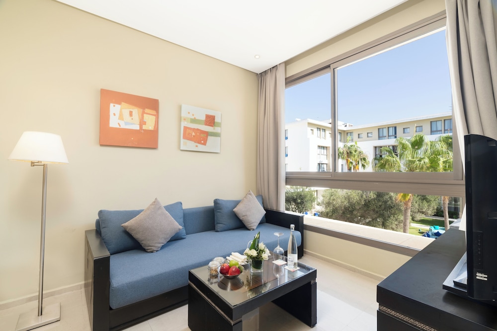 Deluxe Double Room, Garden View