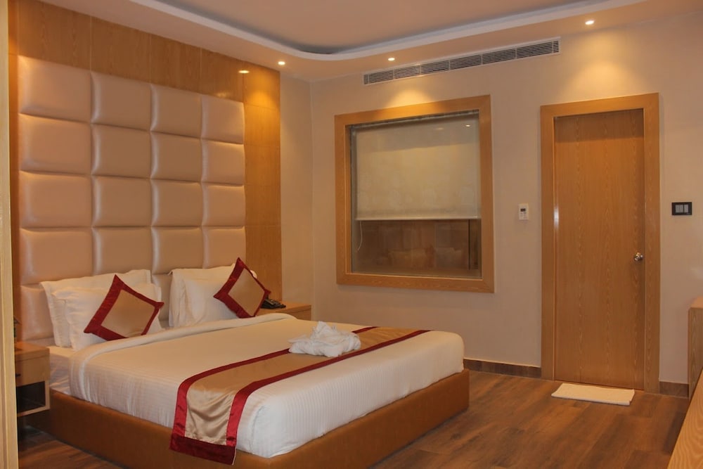 Royal Room photo 3