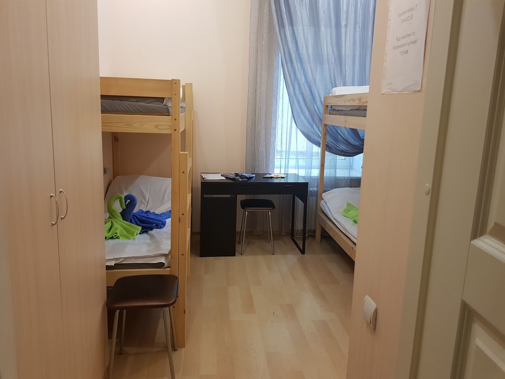 Economy Quadruple Room photo 3