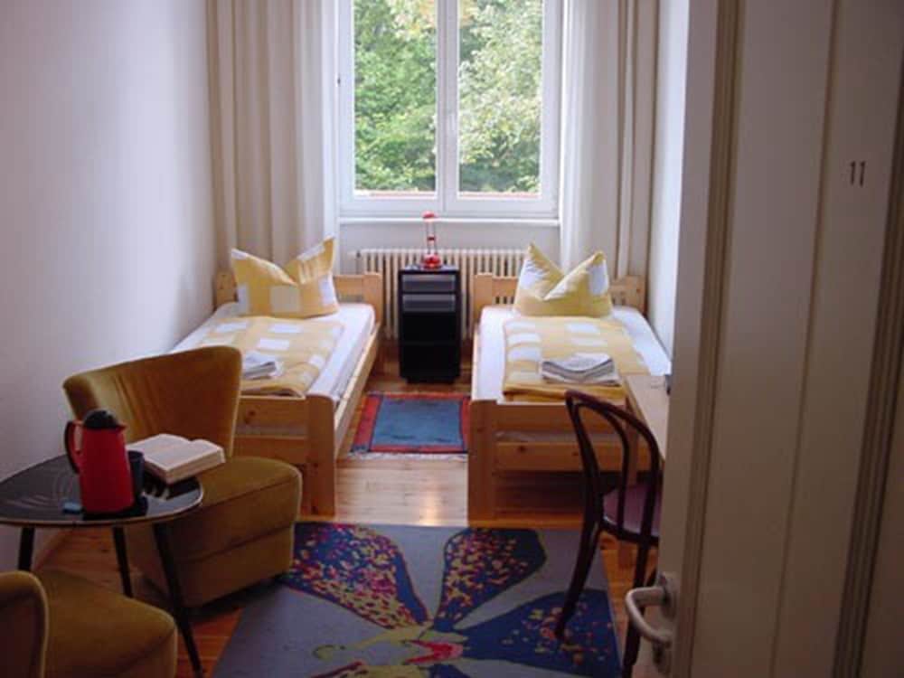 Standard Double or Twin Room (private bathroom on floor) photo 2