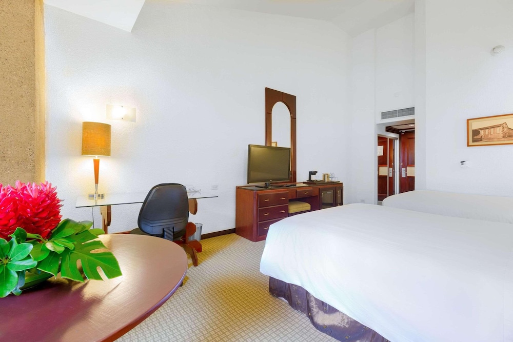 Room, 2 Double Beds, Non Smoking - Photo 2