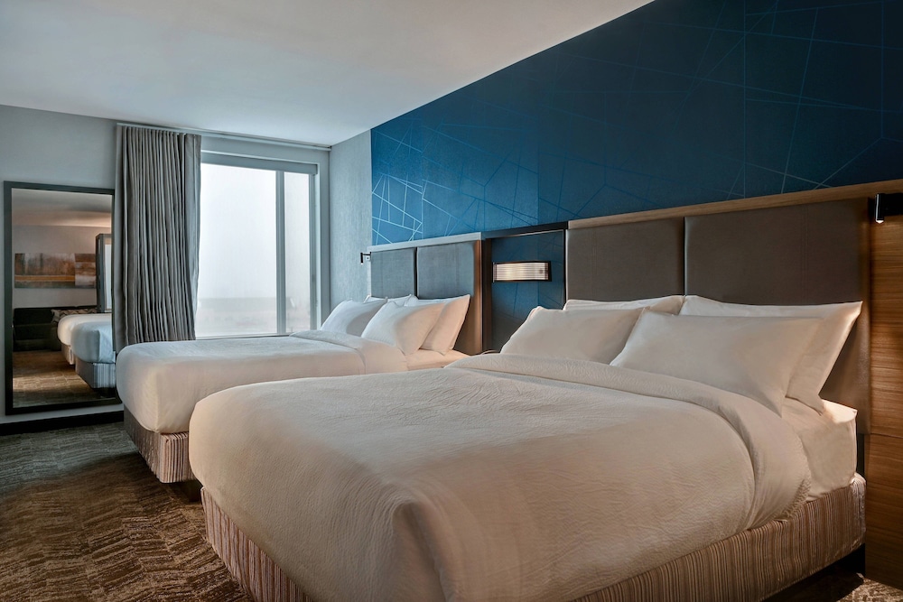 Suite, 2 Queen Beds - Photo 3