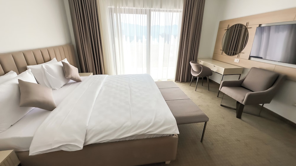 Standard Double or Twin Room - Photo 5