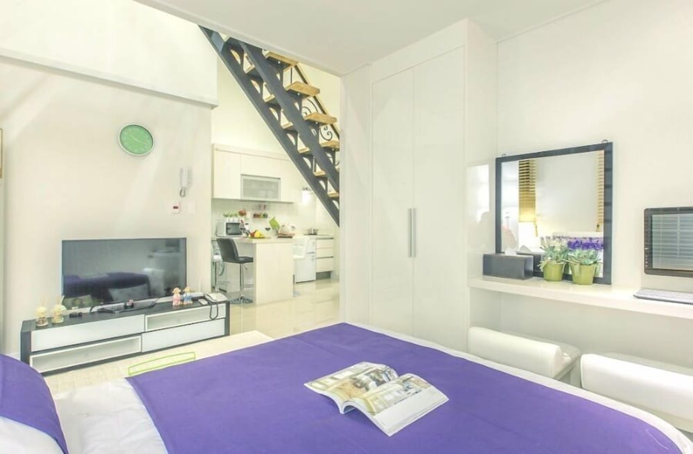 Duplex, Multiple Beds (Violet, 2F) photo 2