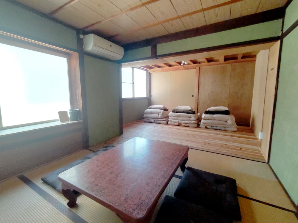 Japanese-style Quadruple Room, Non Smoking, Shared Bathroom photo 1