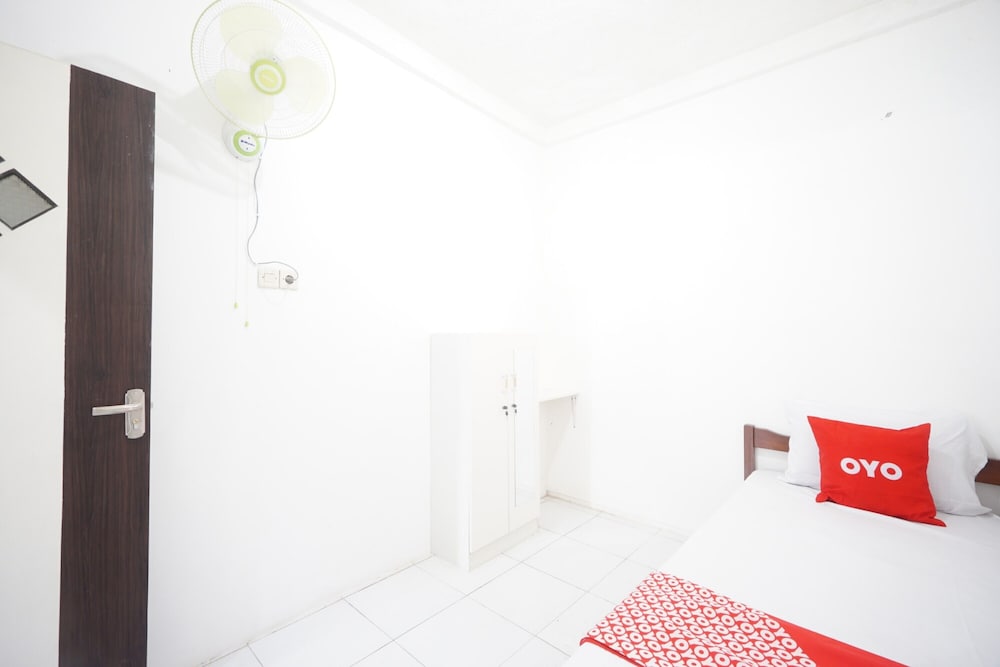 Basic Single Room photo 2