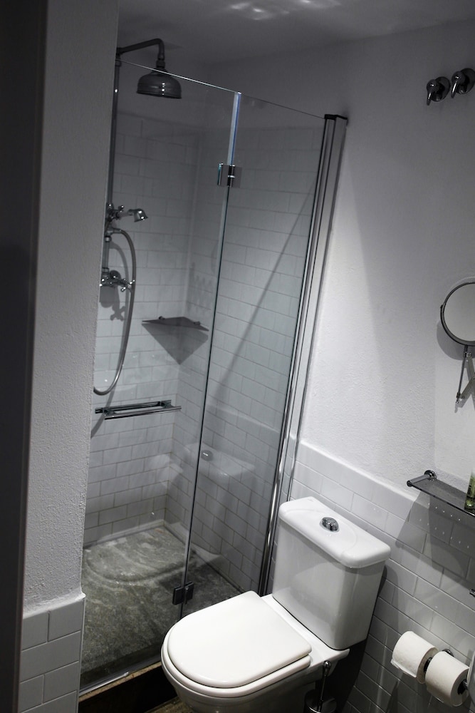 Double Room - Photo 10
