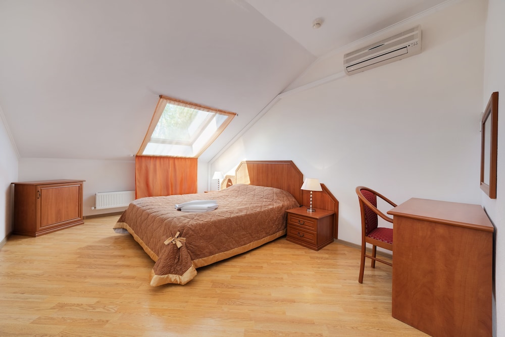 Family Room, 1 Bedroom photo 3