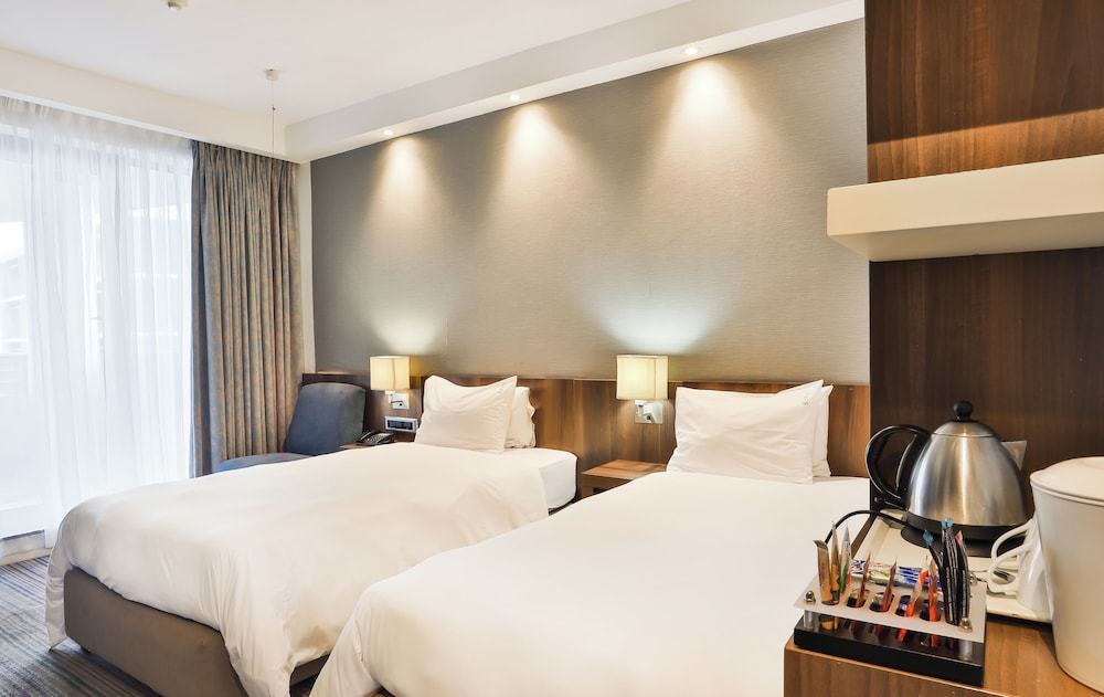 Standard Room, 2 Twin Beds - Photo 11