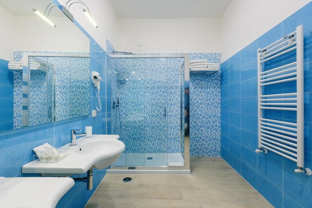Standard Double or Twin Room, Mountain View photo 2