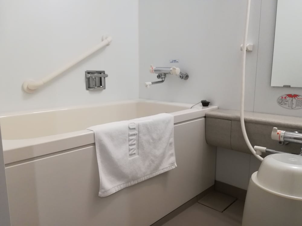 Superior Twin Room, Non Smoking - Photo 9