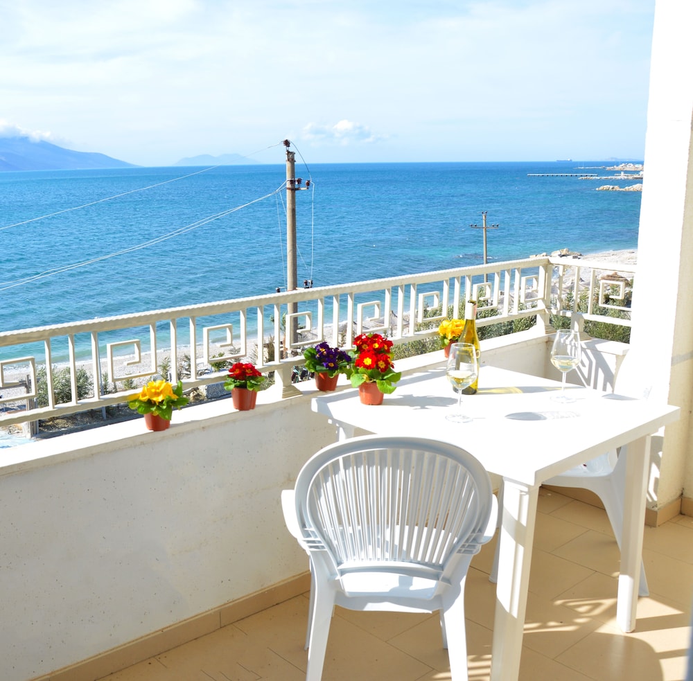 Superior One Bedroom Apartment with Sea View photo 2