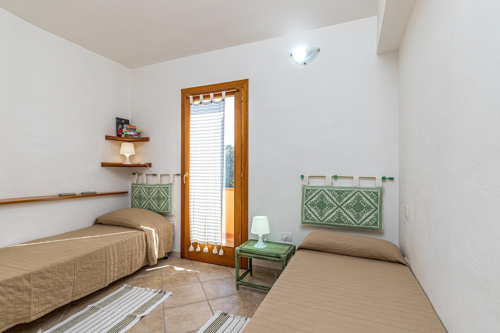 Family Villa, Multiple Bedrooms (Villetta Franca 100m From The Beach) photo 3