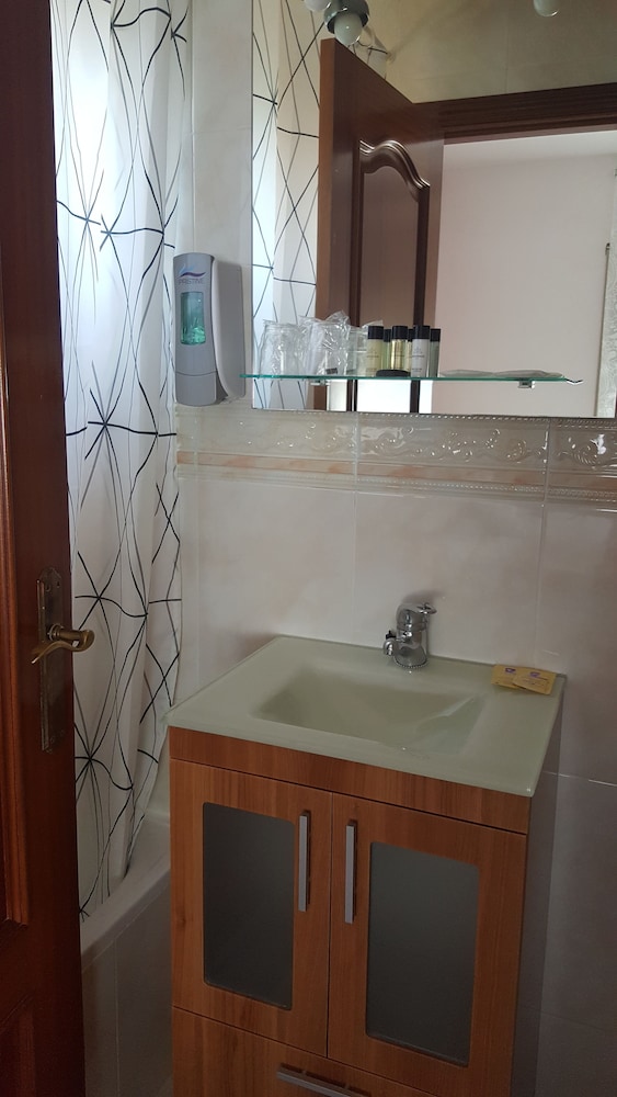 Double Room, Private Bathroom (1 O 2 Camas) photo 3