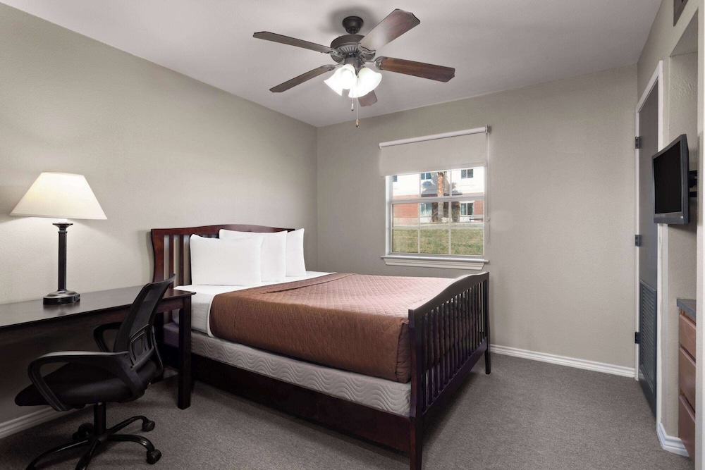 Suite, 1 Bedroom, Non Smoking photo 1
