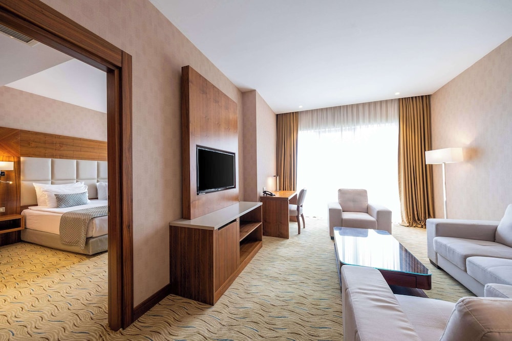 Suite, 1 Double Bed, Non Smoking photo 3