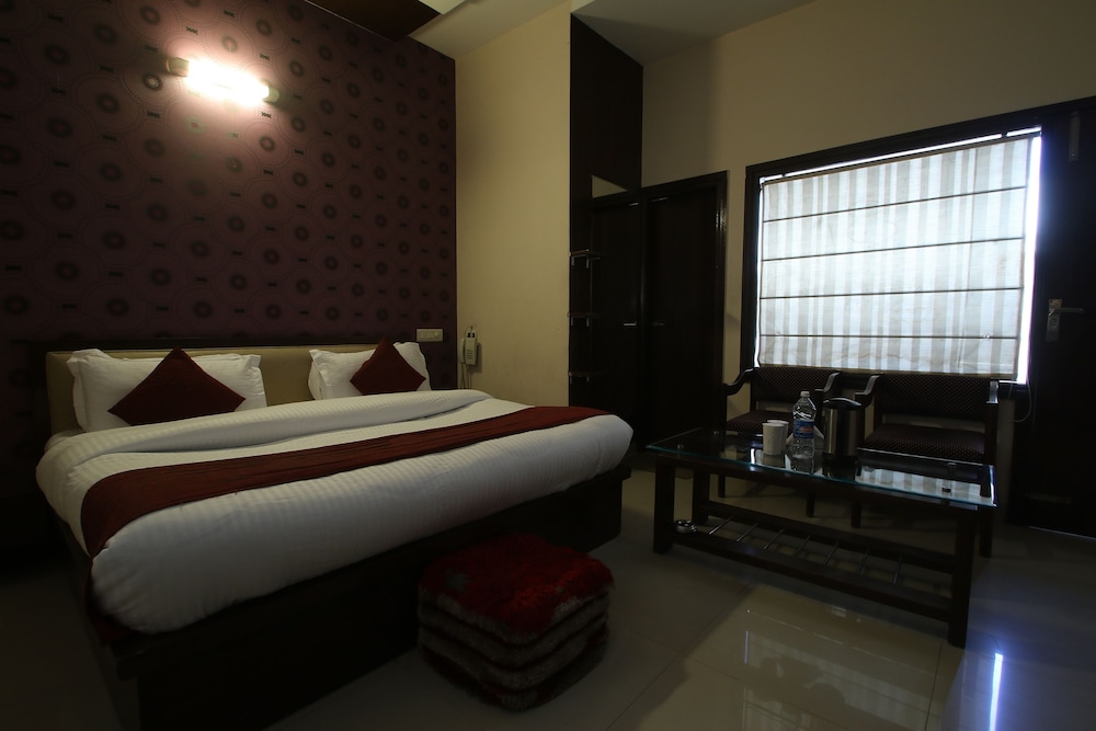 Superior Double Room Single Use photo 3