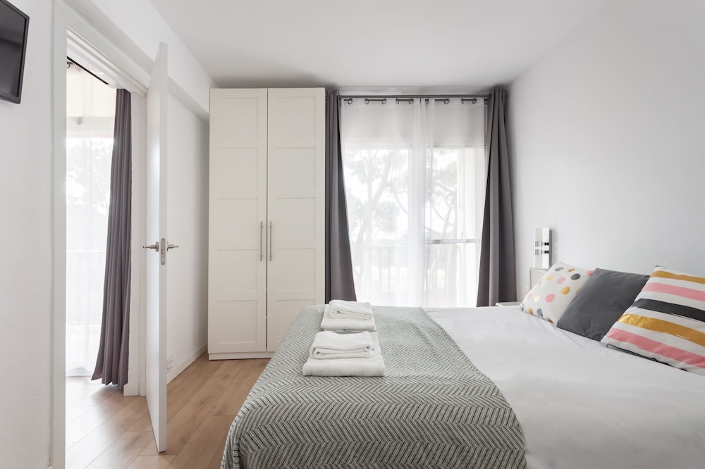 Apartamento, 2 habitaciones, balcón, vista al mar