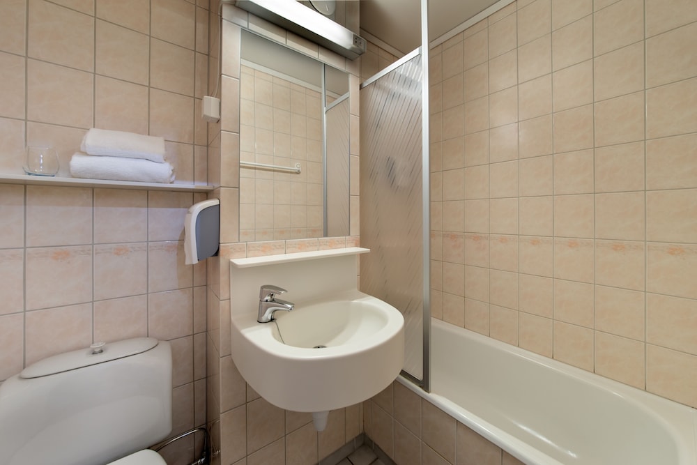 Twin Room, Non Smoking (Compact) - Photo 4