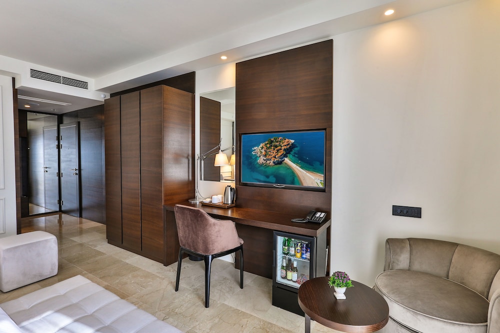 Deluxe Double Room, Sea View - Photo 3