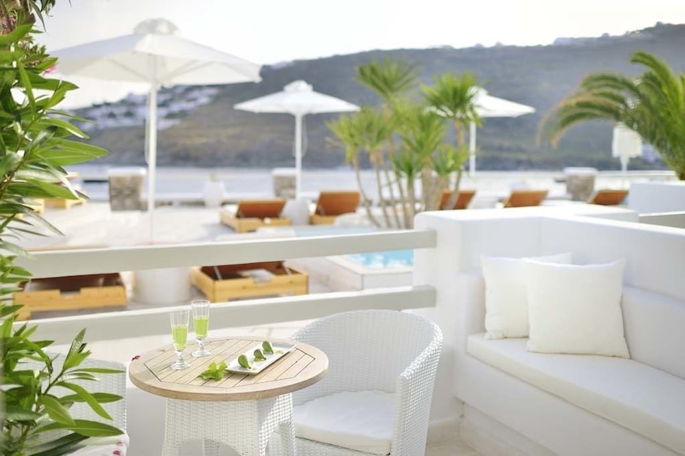 Executive Suite, Jetted Tub, Sea View with Private pool - Photo 12