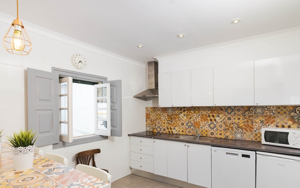 Family Apartment - Photo 7