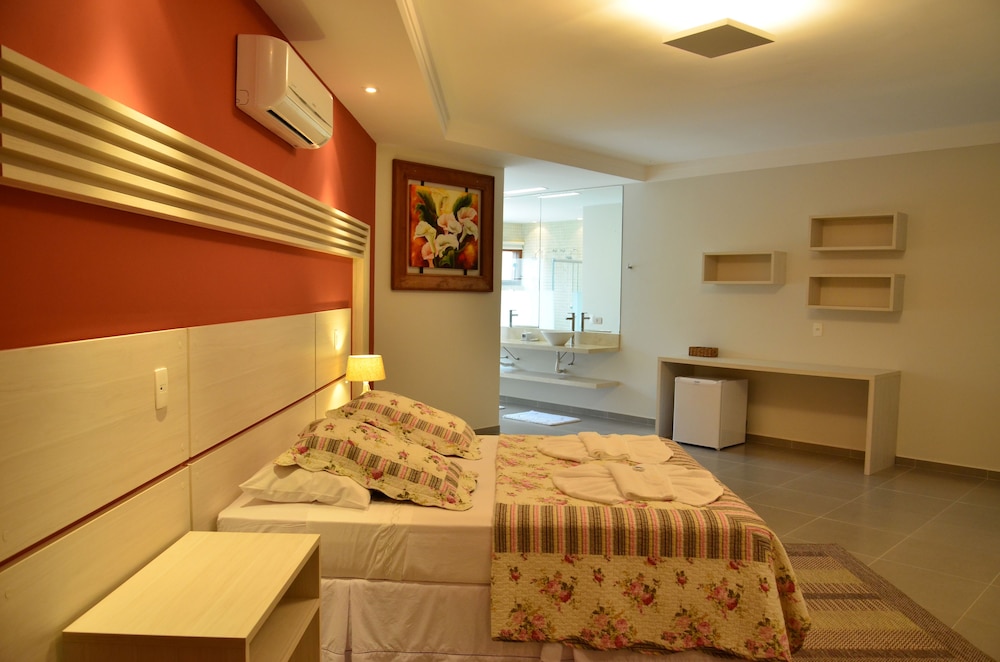 Luxury Apartment, 1 Queen Bed, Jetted Tub, Ground Floor photo 2