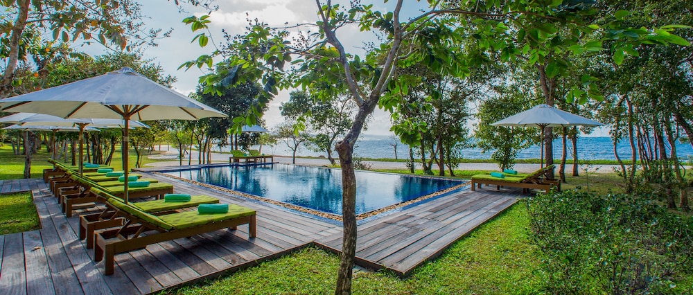 Beachfront Premier Pool Villa 03 bedrooms