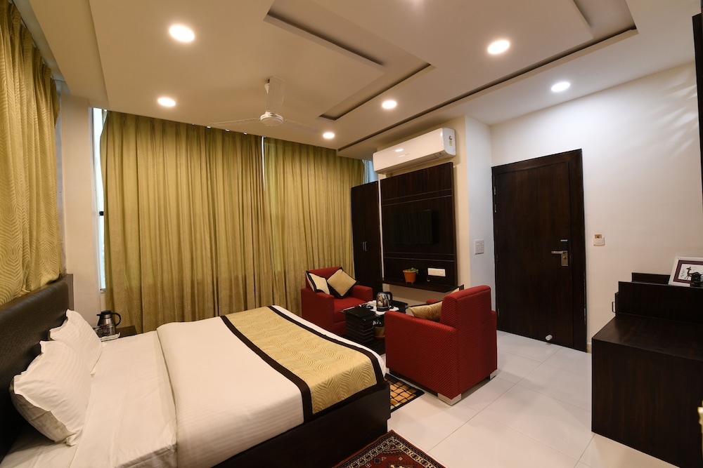 Family Room, 2 Double Beds, Accessible photo 2