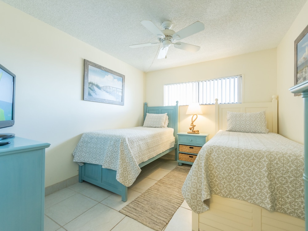 Penthouse, 2 Bedrooms, Oceanfront photo 1