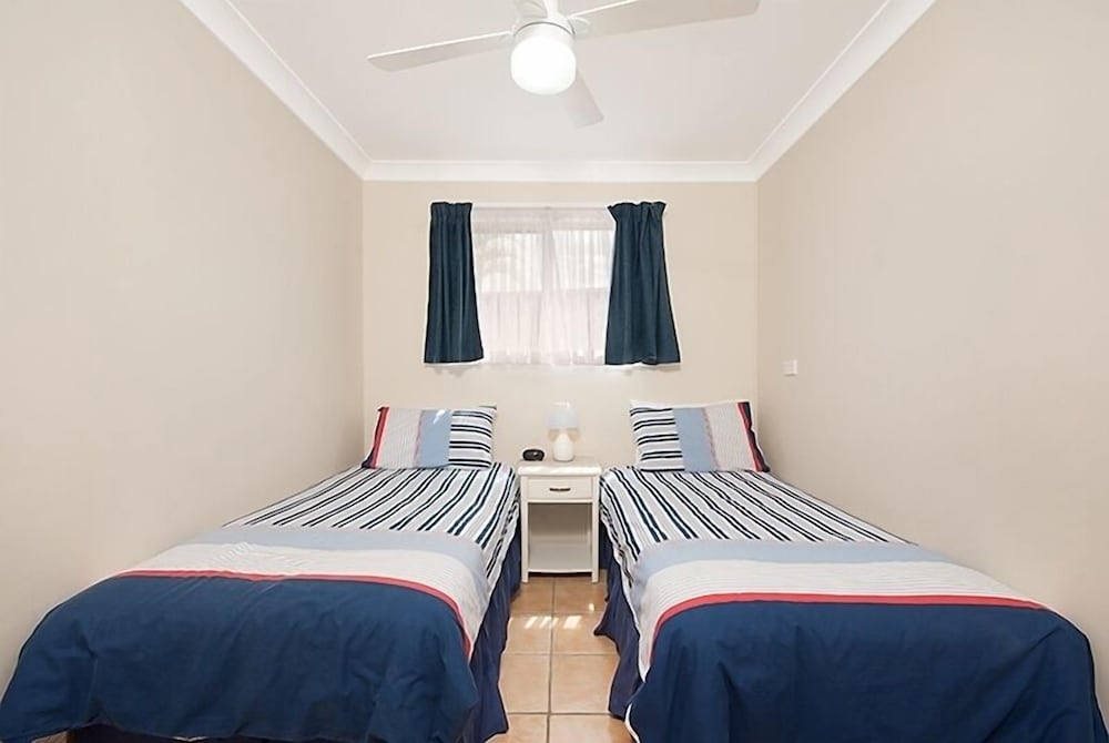 Apartment, 2 Bedrooms, Ground Floor (BEACHFRONT)