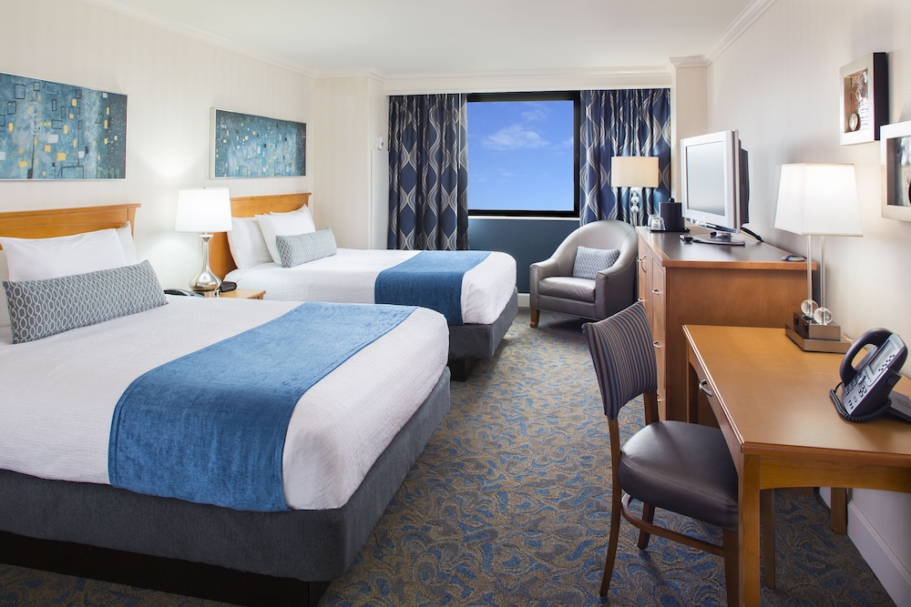 Deluxe Room, 2 Queen Beds, Non Smoking - Photo 3