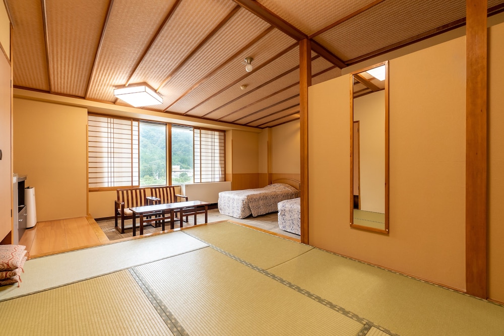 Standard Japanese-Western Twin Room with 7.5 Tatami Mats - Indoor Bath - Non-Smoking - Photo 1