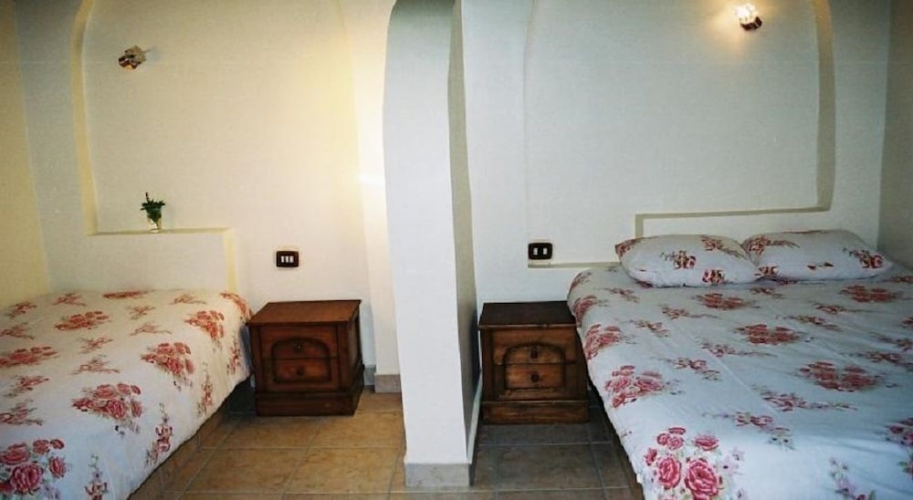 Twin Room, 2 Twin Beds photo 3